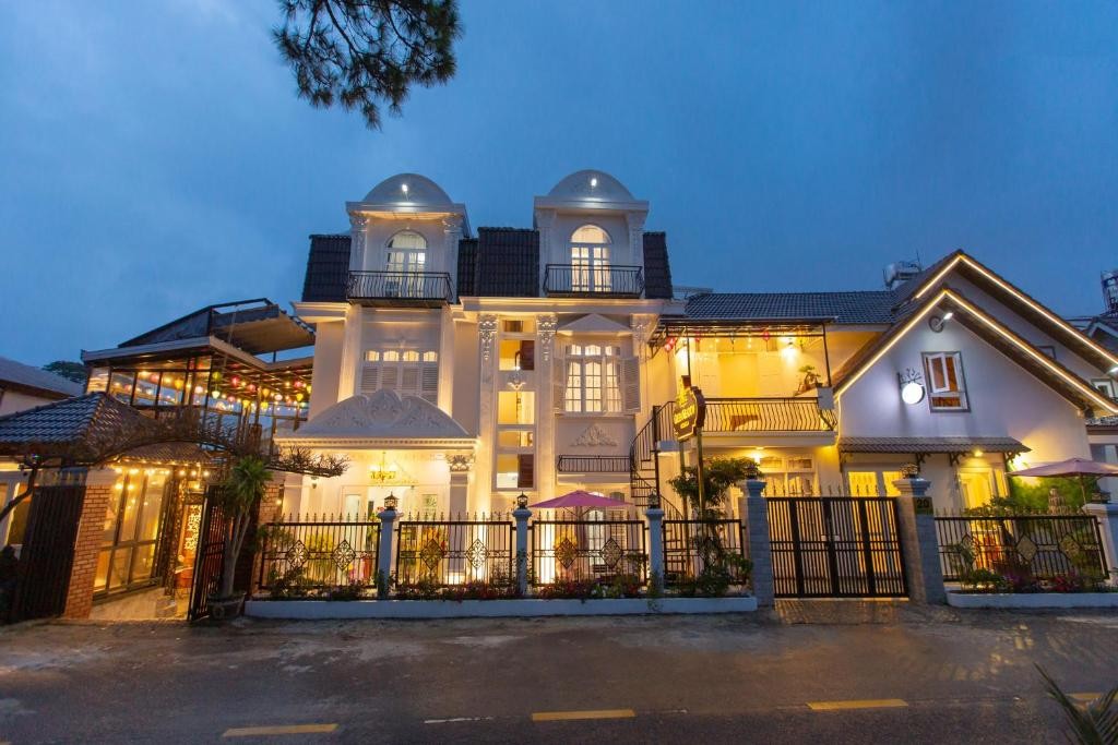 Green Meadow Hotel & Villa Dalat